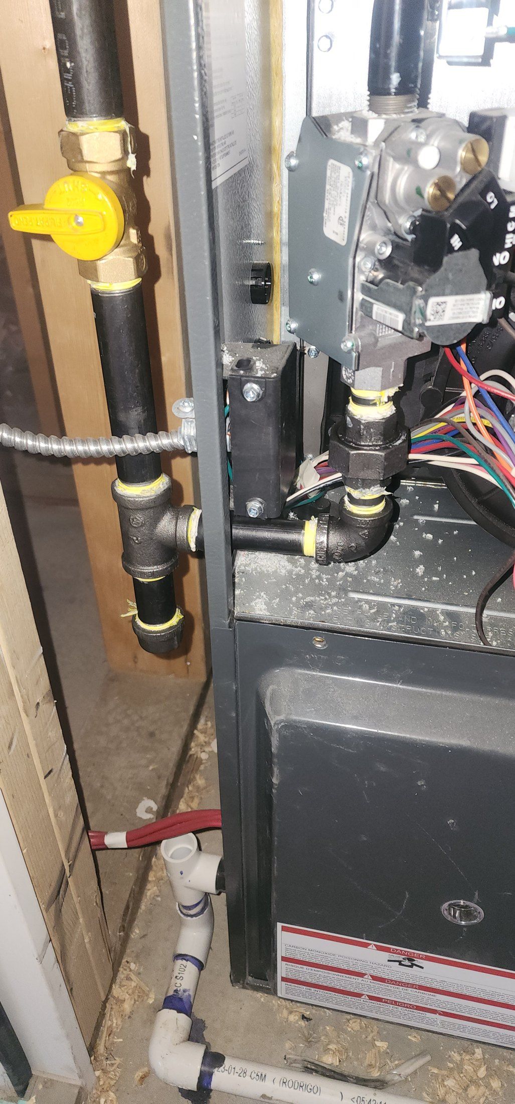 Calgary gas system pressure test performed by licensed DNB gas fitter